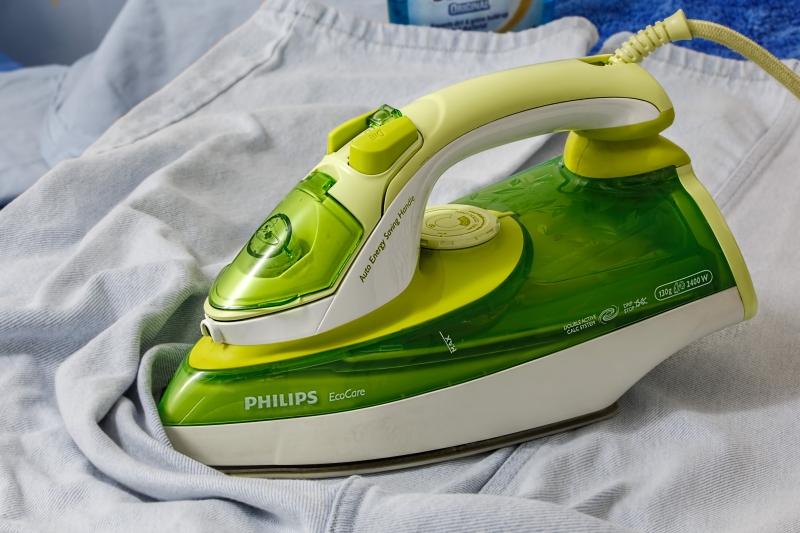 pressing-DALUIS-min_ironing-403074